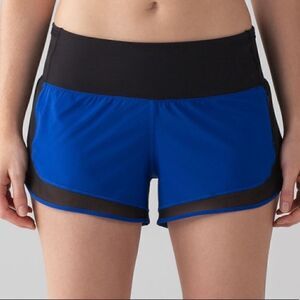 Lululemon Mind Over Miles Short (3.5")
Jet Stream / Black